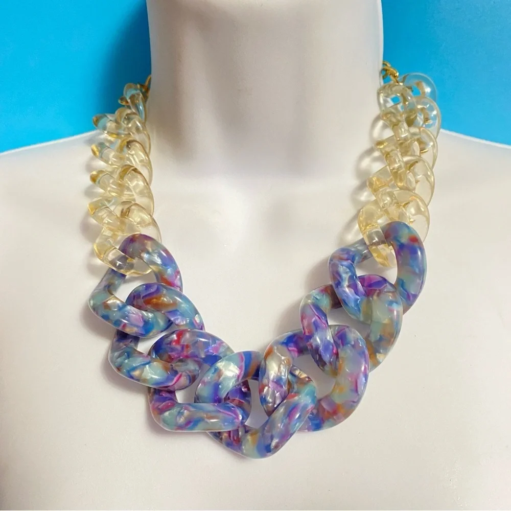 BAUBLE BAR Blue & Clear Acrylic Link Statement Necklace